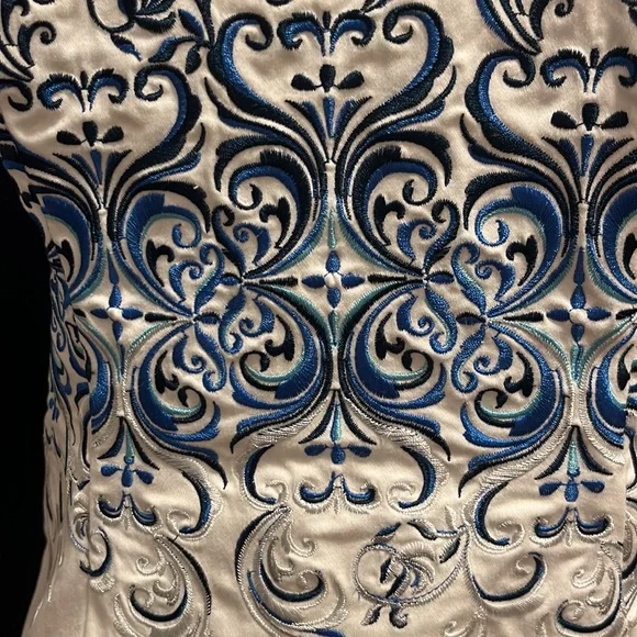 White House Black Market Blue and White Embroidered Bustier - Picture 7 of 10